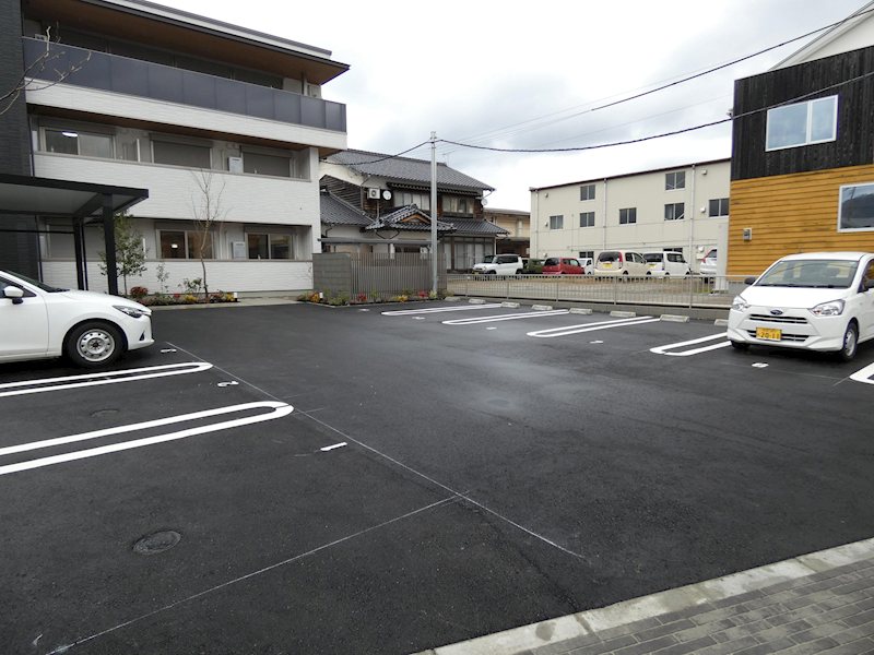 Marina Garden 駐車場