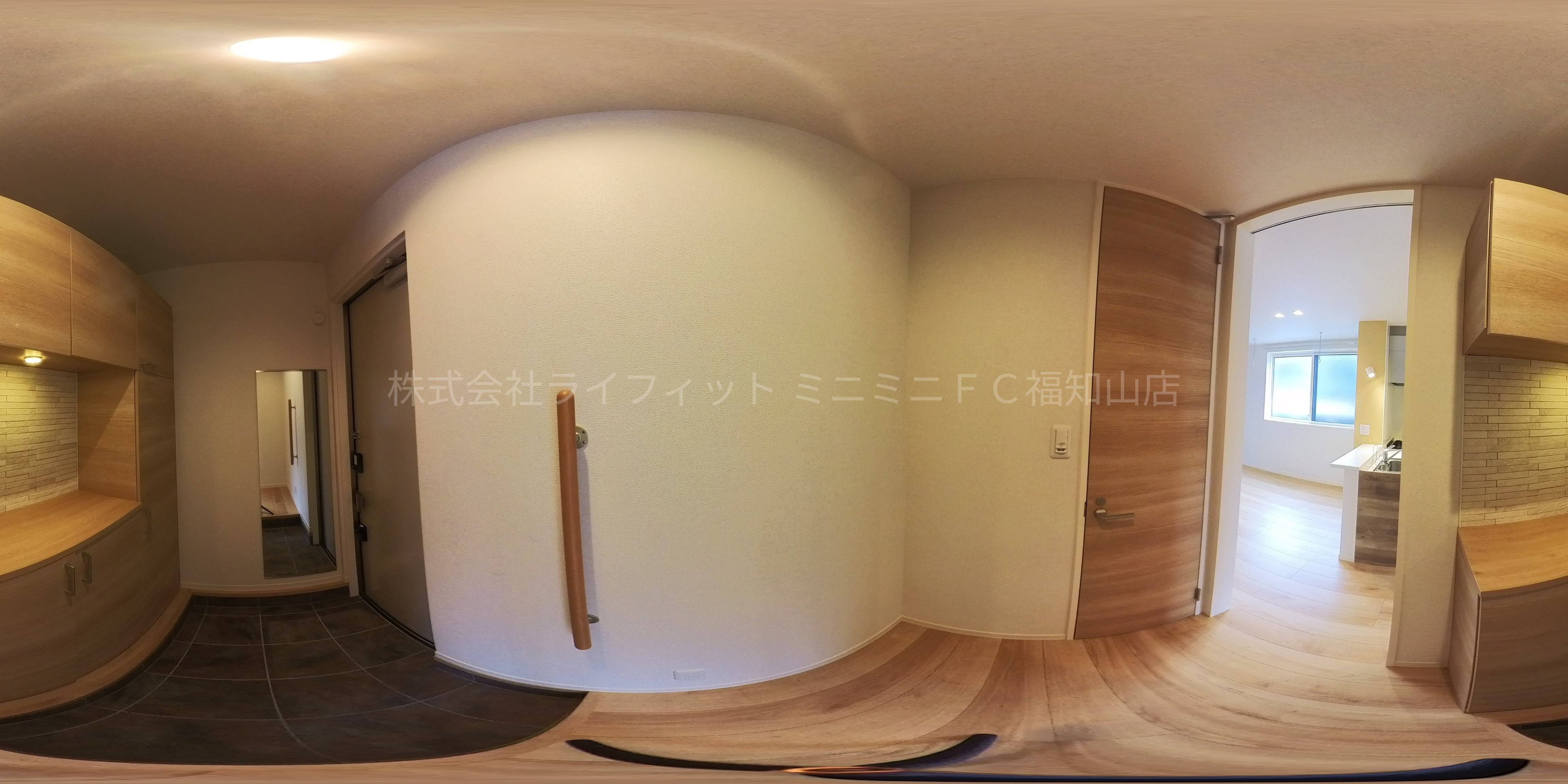 ファーストヒル 玄関
