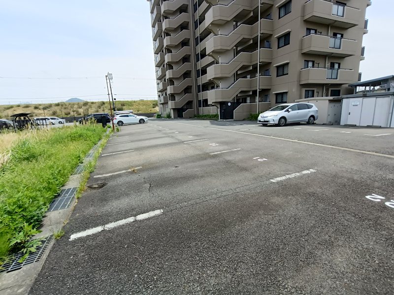 エール豊岡 駐車場