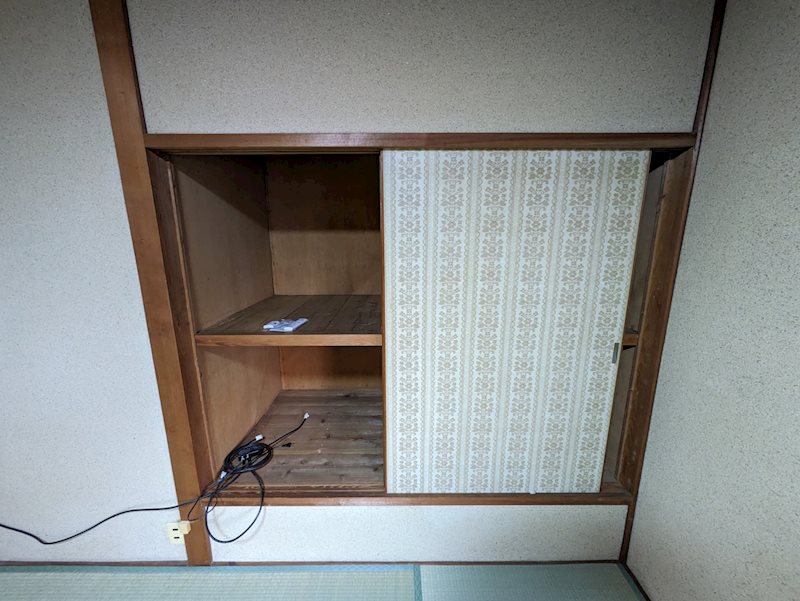 石井貸家 収納