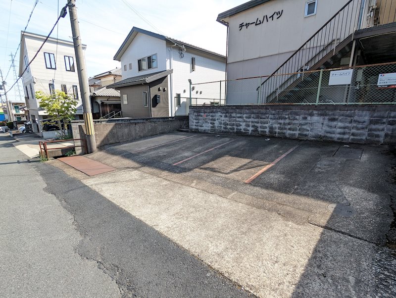 チャームハイツ 駐車場