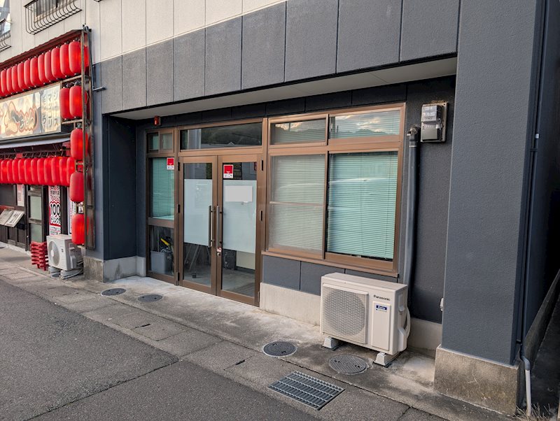 駅南マンション　1F　テナント 玄関