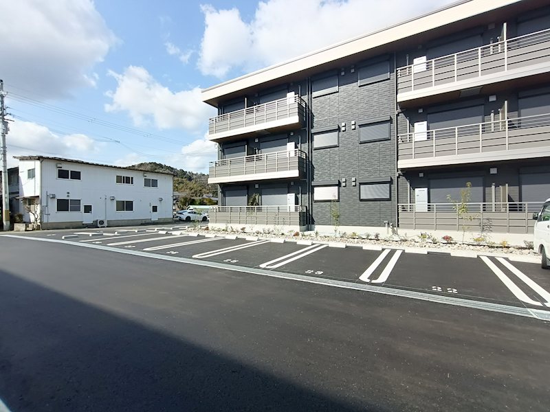 シャーメゾン　プレミアＢ 駐車場