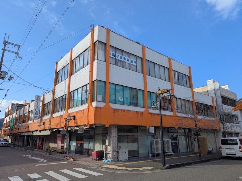 駅前ビル　事務所 外観
