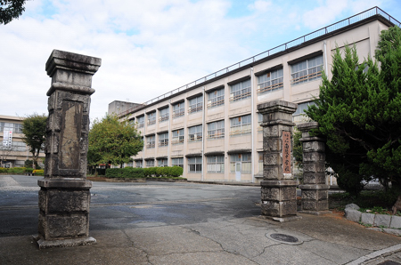 シャーメゾンHANATA南岡 中学校