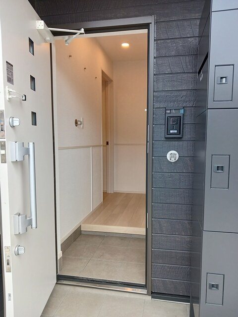 シャルム朝来 玄関
