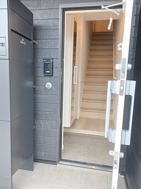 シャルム朝来 玄関