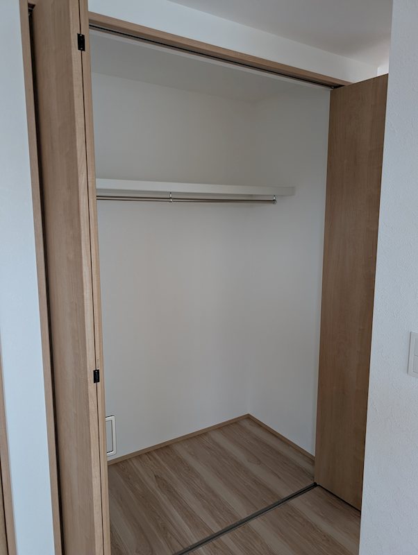 荒河貸家B 収納