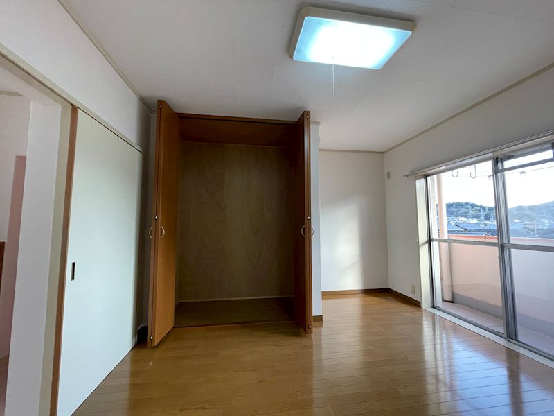 ウイズ高屋 収納