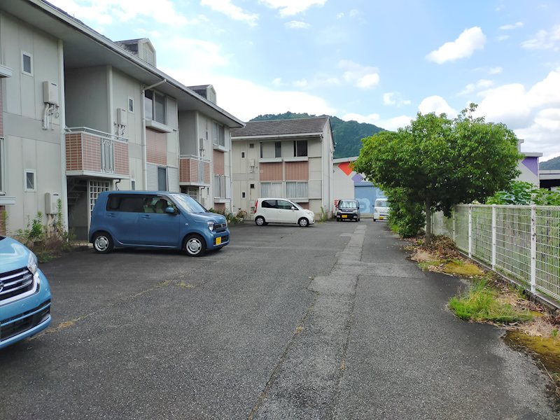 ドリームハイツ出石Ｃ棟 駐車場