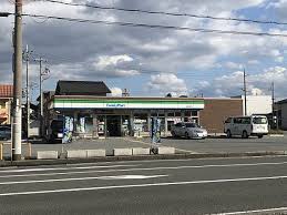 SUBURB HOME　おおた３ コンビニ