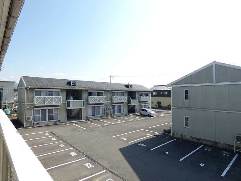 ケンズスクエア 駐車場