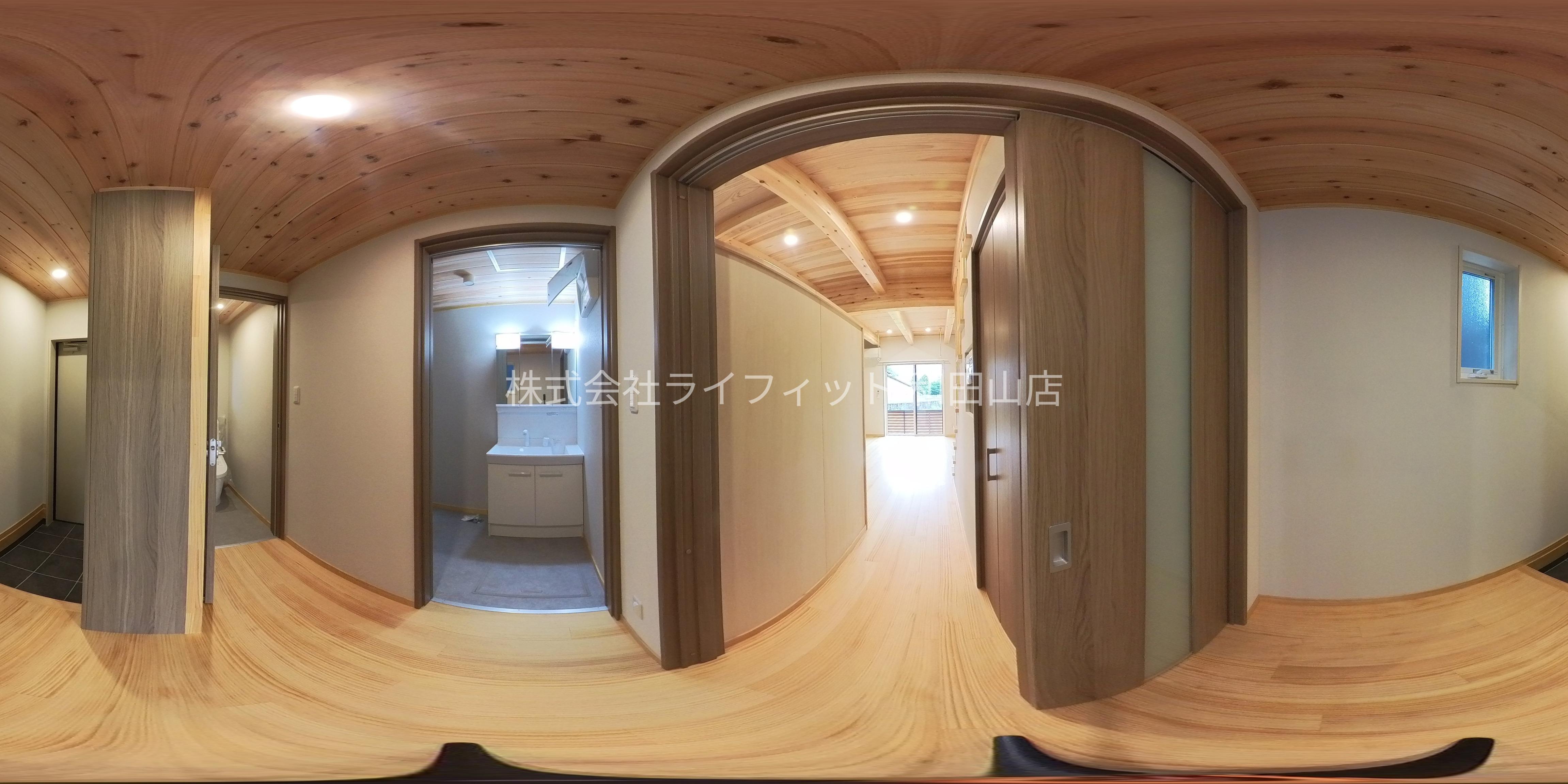K・COMFORT十二所　Ⅱ 玄関