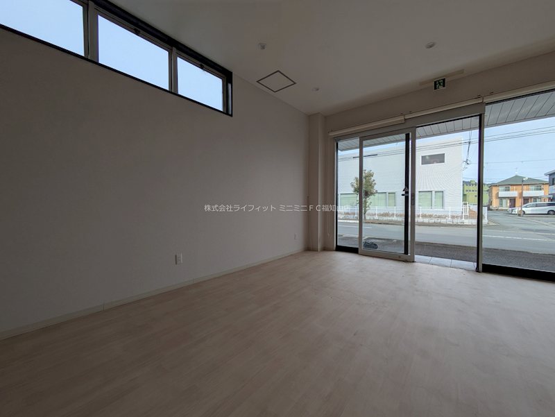 和久市町テナント リビング