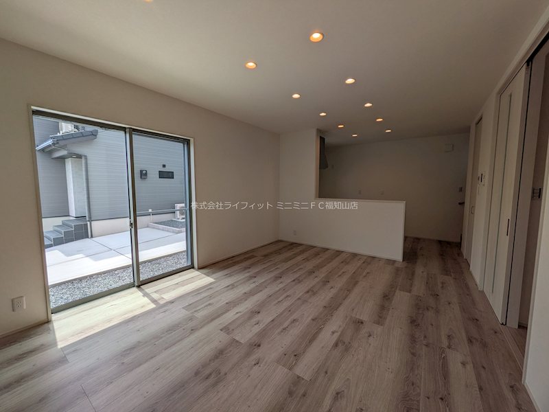 厚中町貸家  リビング
