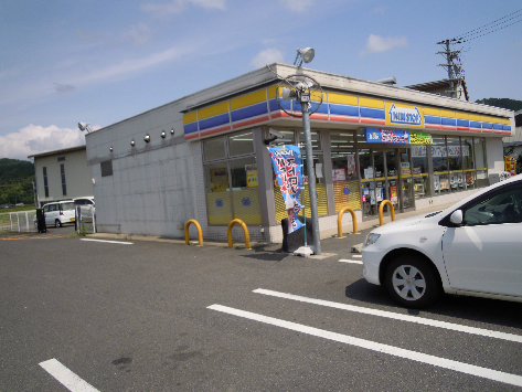 アーバンハイツセゾンE棟 コンビニ
