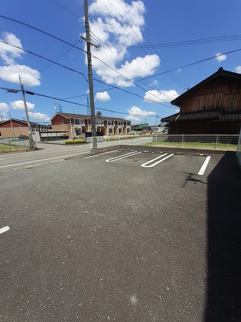 アルドール　エス 駐車場