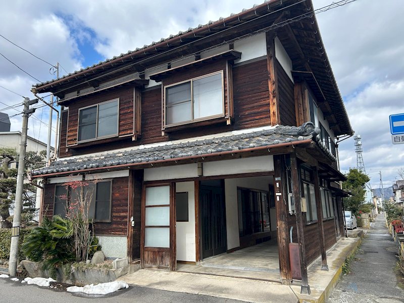 山本様泉町貸家（手前） 外観
