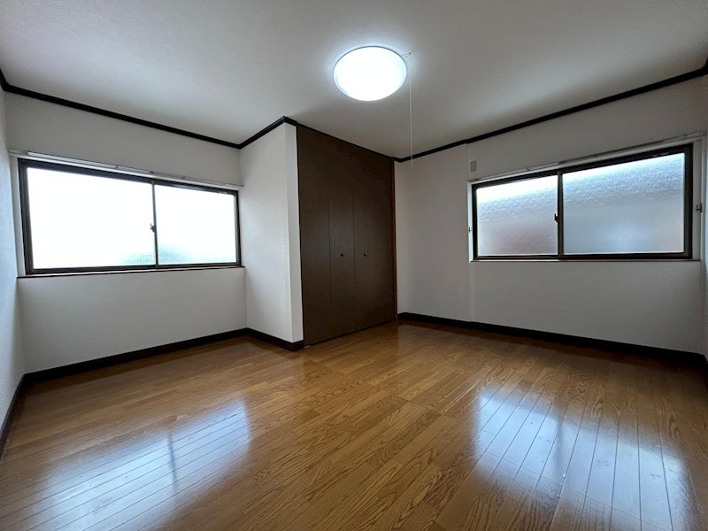 山本様泉町貸家（手前） ベッドルーム