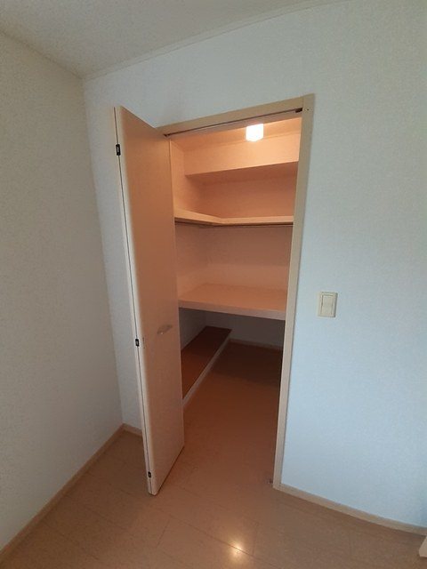サンローラＢ 収納