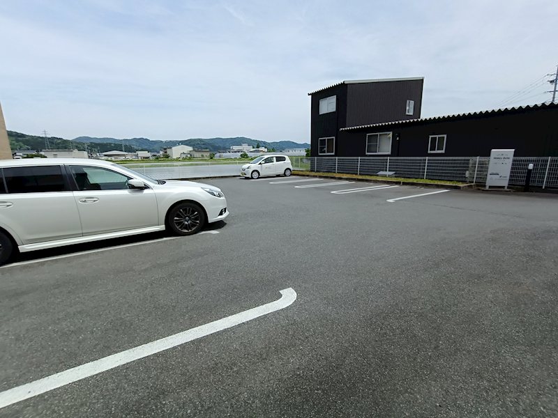 サンヒルズＡ 駐車場