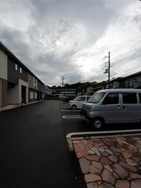 ウィズ・ユーＤ 駐車場
