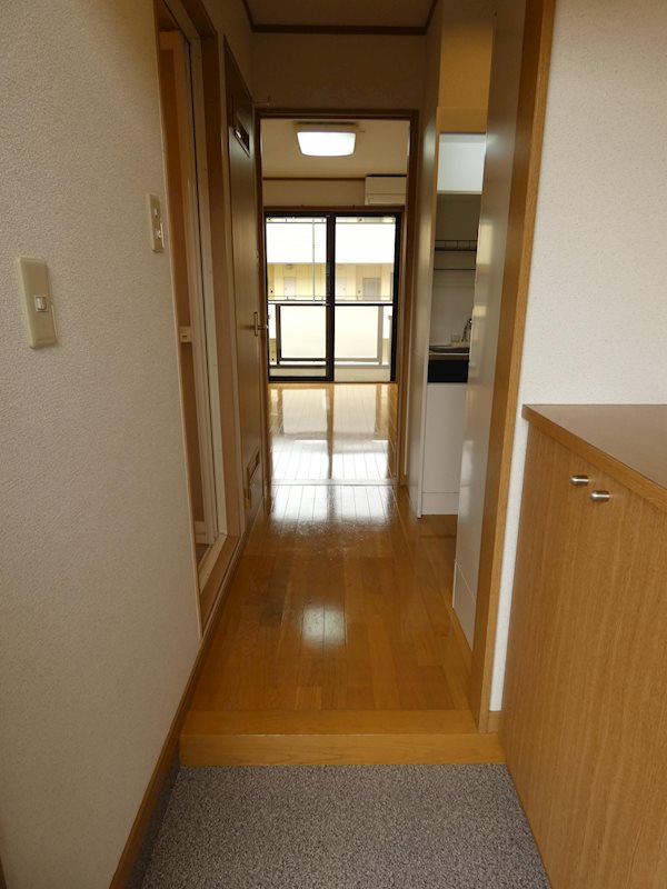 アメニティ豊岡Ⅲ 玄関
