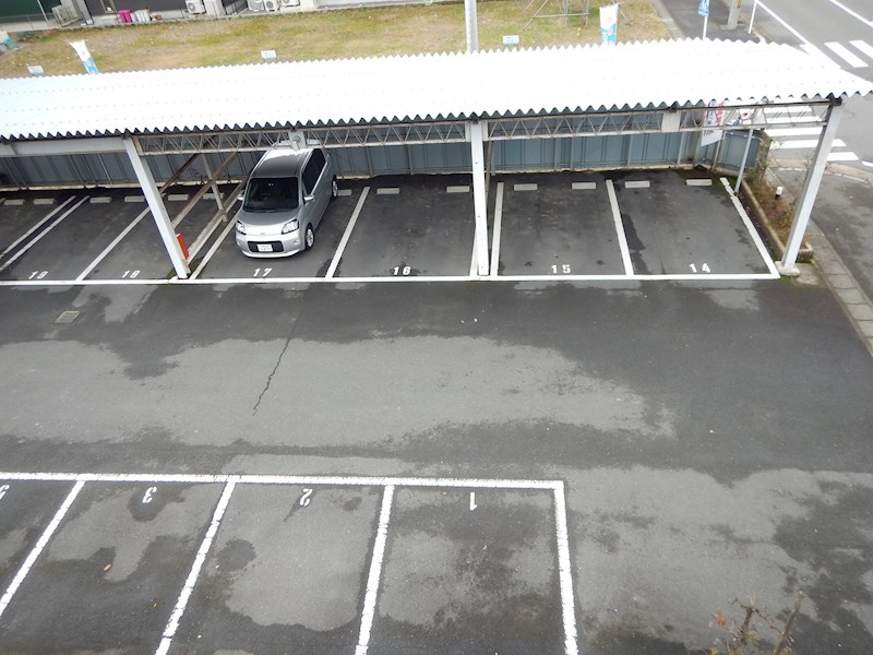 プロムナード 駐車場