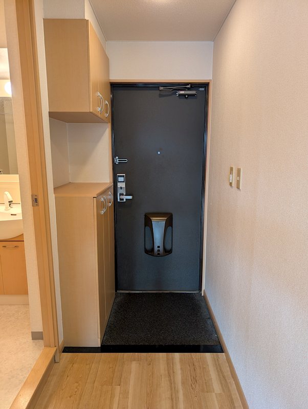 グランデール湯原 玄関