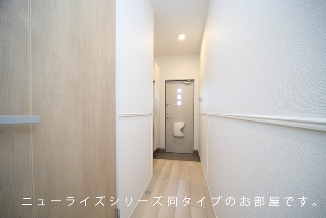 カーサ　ルミノーゾ 玄関