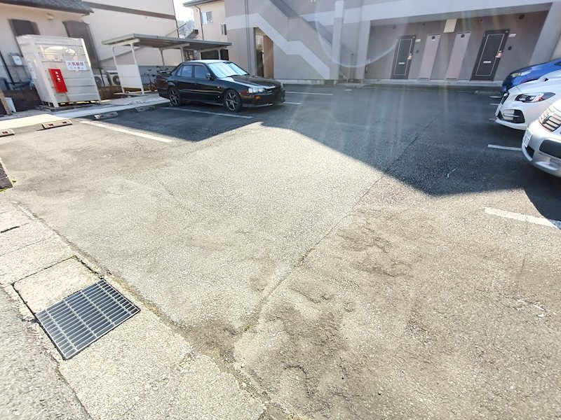 パーク・オアシス 駐車場