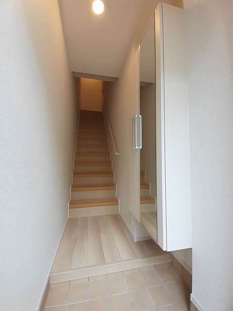 レヴァーク　ヒルズ 玄関