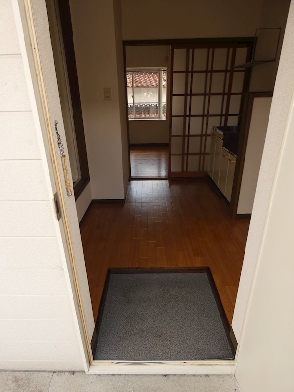 シャトル前田Ⅱ 玄関