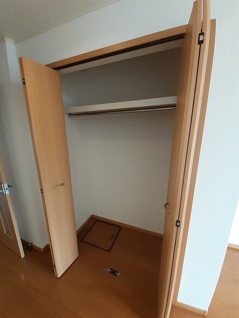 リヴィエールサラサＡ 収納