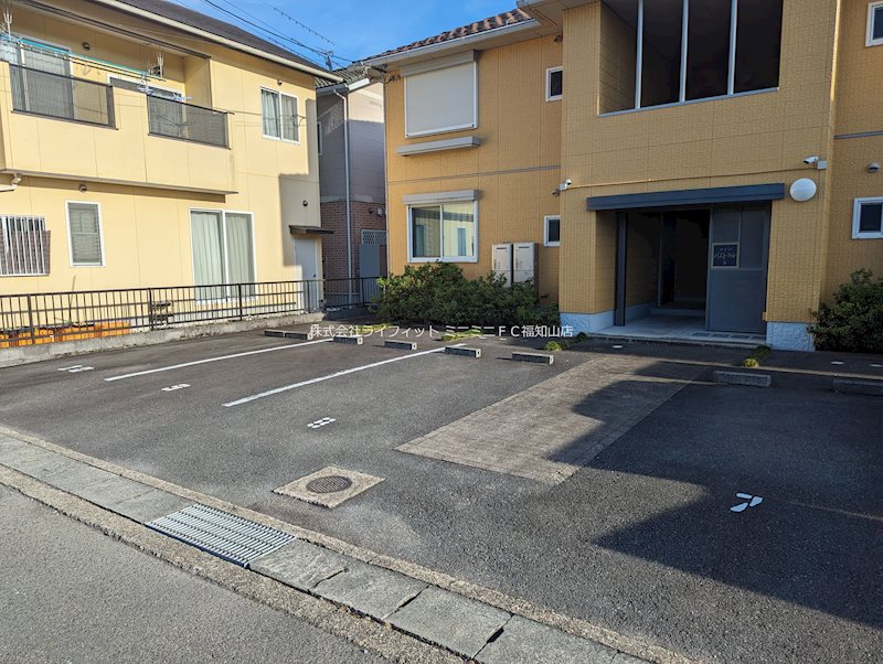 メゾンパストラルⅡ 駐車場