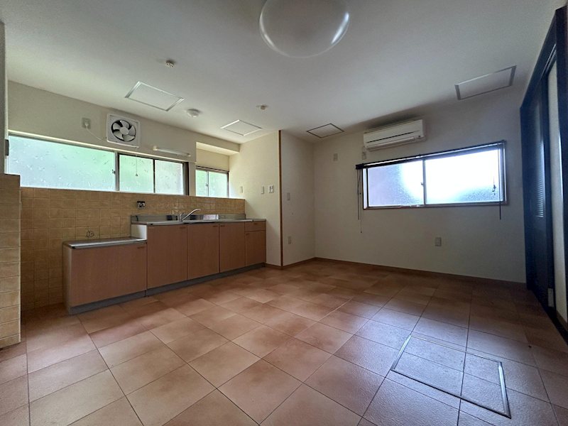 中陰6DK戸建て リビング