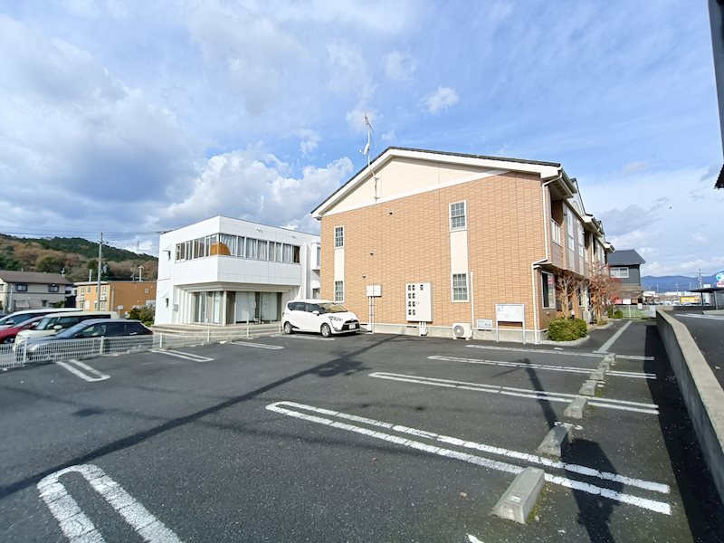 アバンツァートⅡ 駐車場