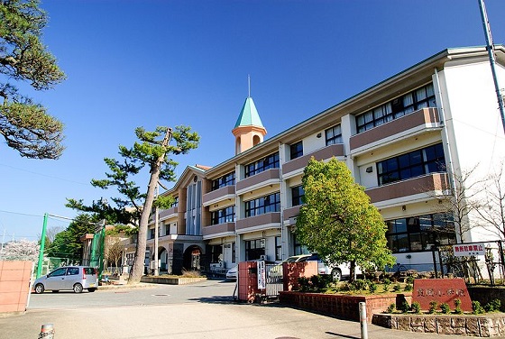 生田通り貸店舗兼住居1 小学校