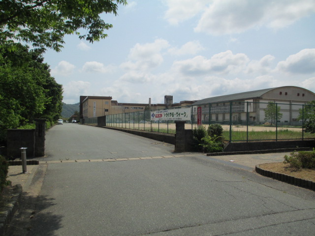 生田通り貸店舗兼住居1 中学校