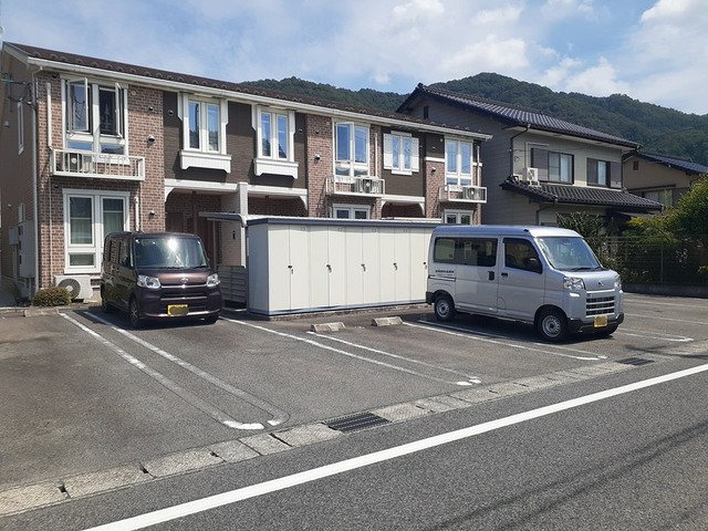 ルーチェ　ソラーレ 駐車場