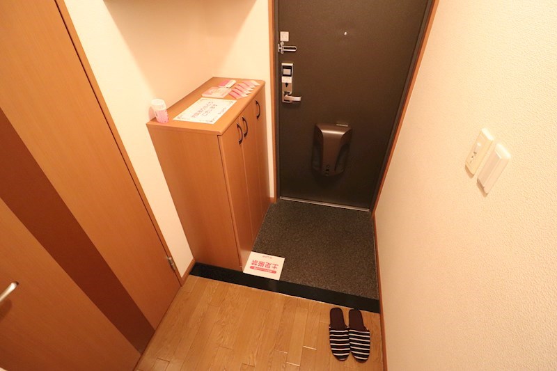 オーエム八千代北 玄関