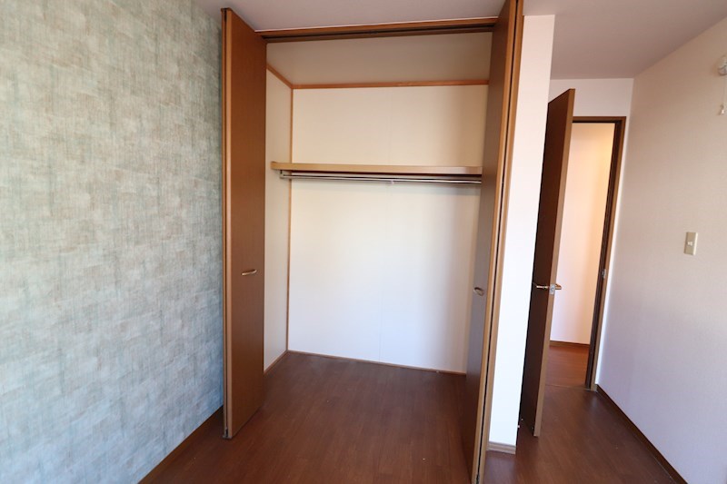 ラフィーネ結崎B 収納