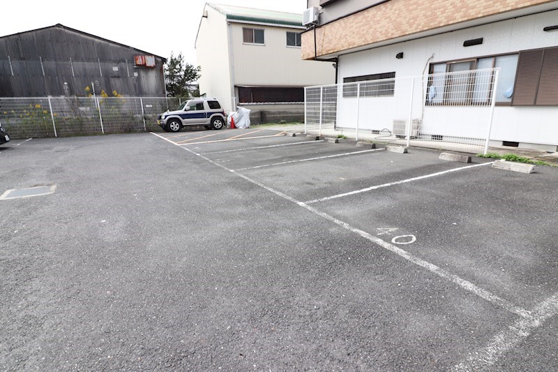 イングス法貴寺 駐車場