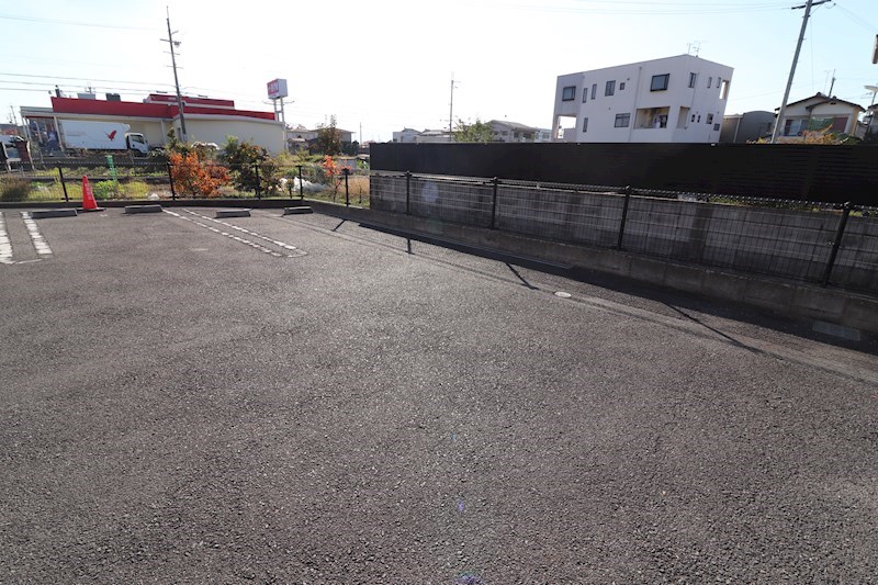 クレストール三笠 駐車場