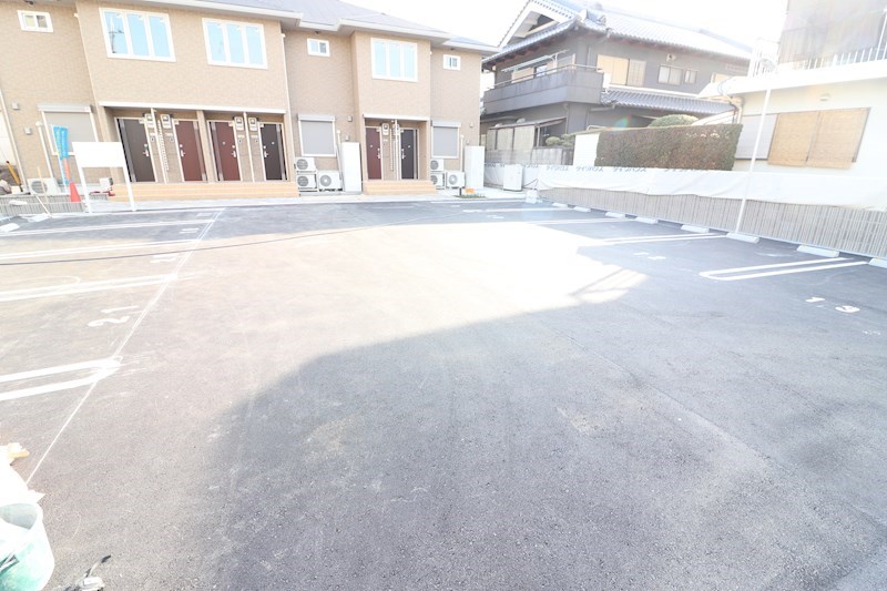 リーヴズコートⅡ 駐車場