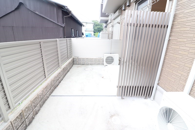 セントレジス八尾 庭