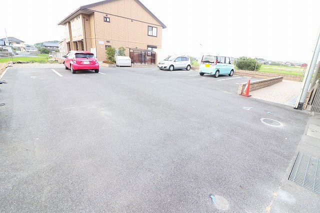 ミランジュエル 駐車場