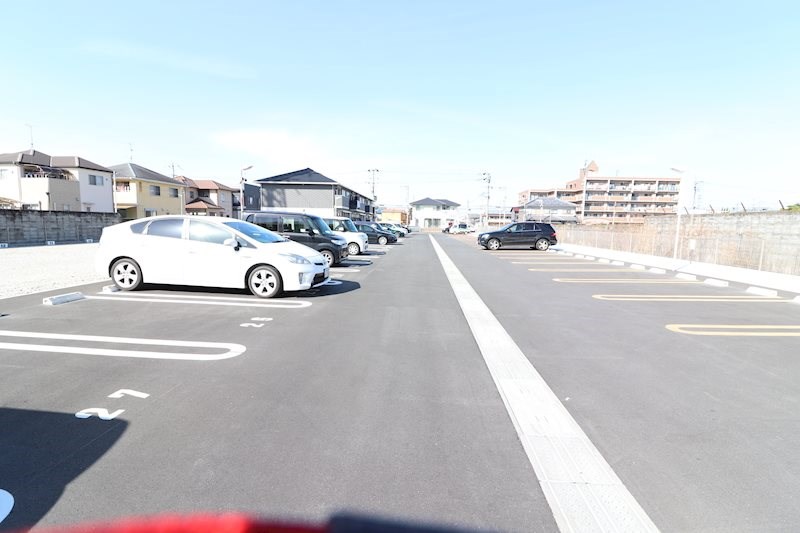 グランツコート三笠 A棟 駐車場