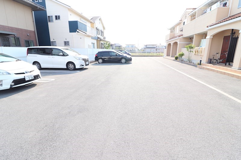 クレールヴィラ 駐車場