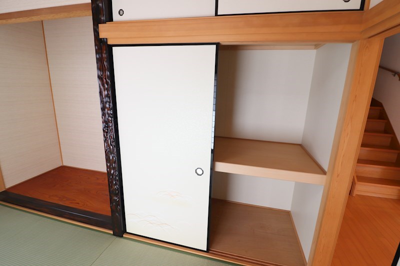 新町戸建 収納